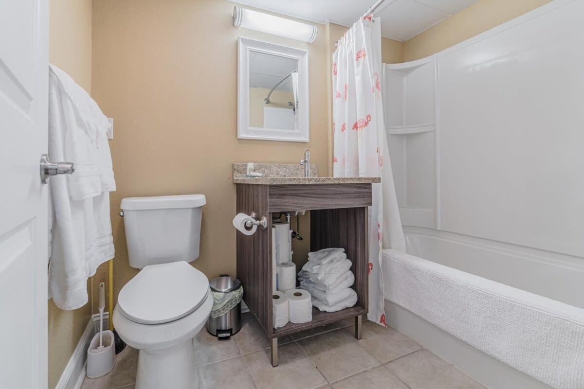 Ground Floor Ocean Front Studio - Caravelle Resort 124 Myrtle Beach Exterior photo