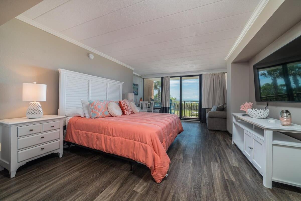Ground Floor Ocean Front Studio - Caravelle Resort 124 Myrtle Beach Exterior photo